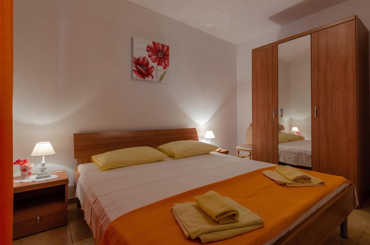 Apartmani Juraj Zavalatica Exterior foto